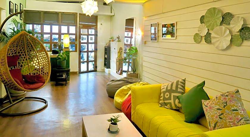 Les Fleurs Bangkok Hostel