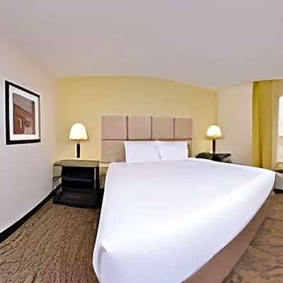 Candlewood Suites Carlsbad South