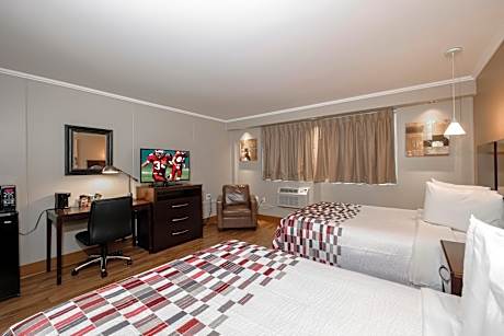 Suite with Two Queen Beds Smoke Free