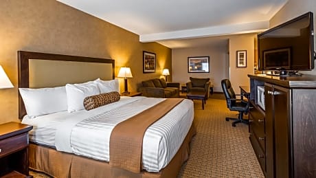 1 King Bed - Non-Smoking, Walk In Shower, Rain Shower, Work Desk, Microwave And Refrigerator, Wi-Fi, Continental Breakfast