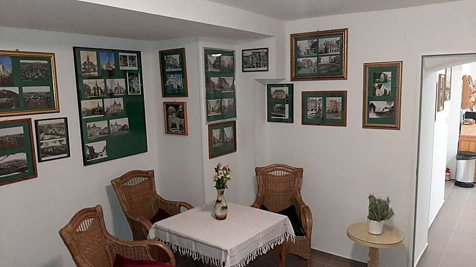 Dworek pod świerkami