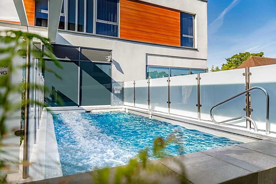 Guildford Harbour Hotel