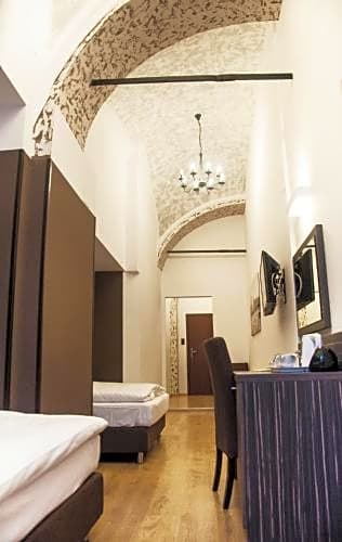 Pergamin Apartments
