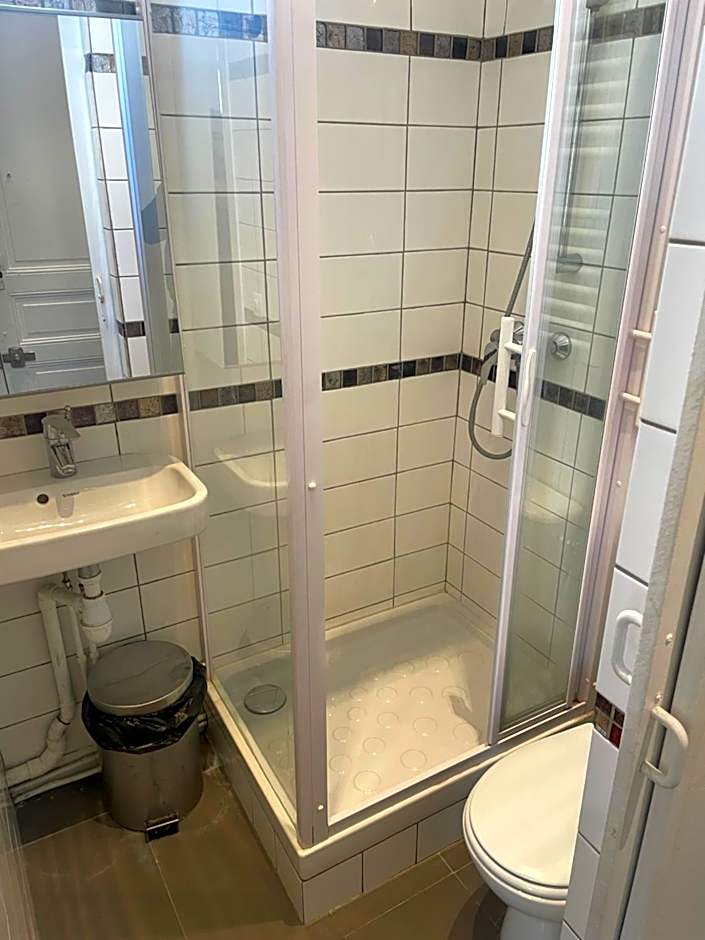 Mary's Hotel Republique