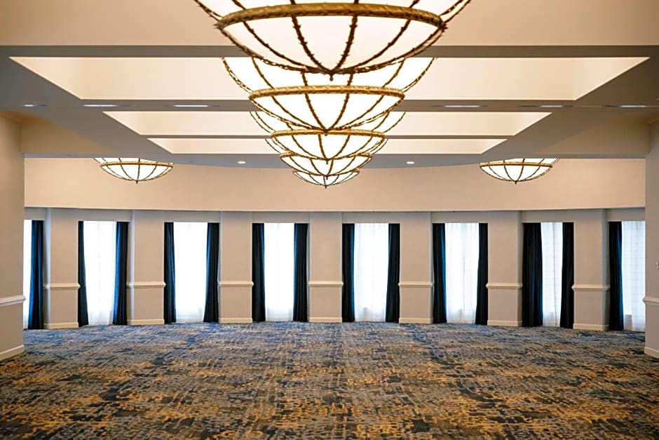 Crowne Plaza Cleveland at Playhouse Square by IHG