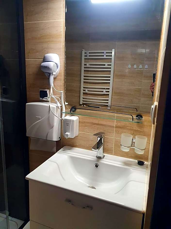 Comfort Stay, EV, Parking