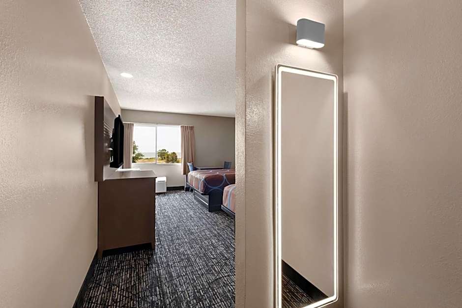 Super 8 by Wyndham Biloxi at the Beach