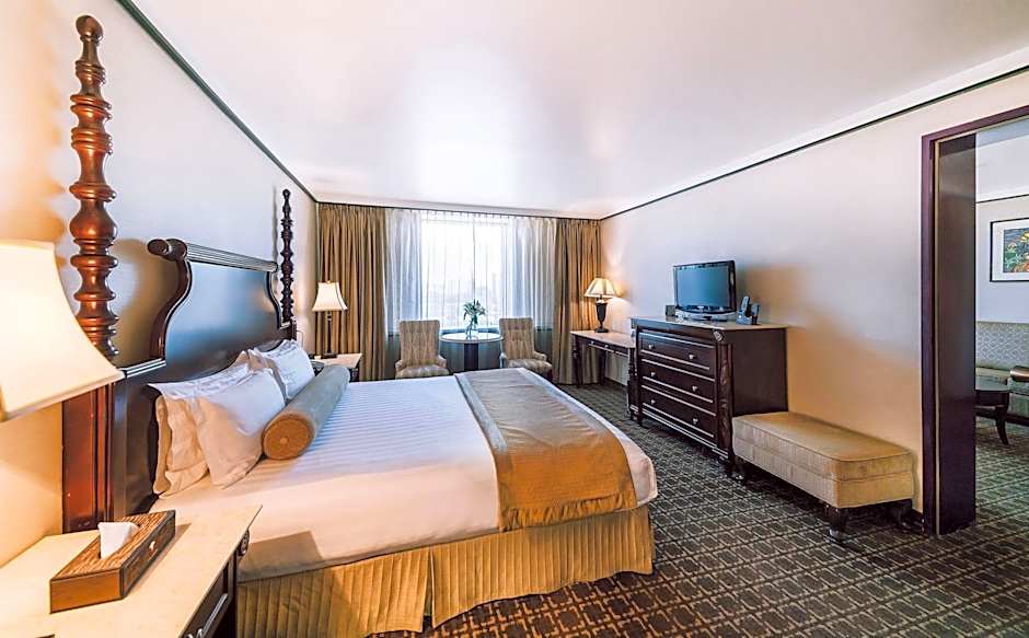 Chinggis Khaan Hotel