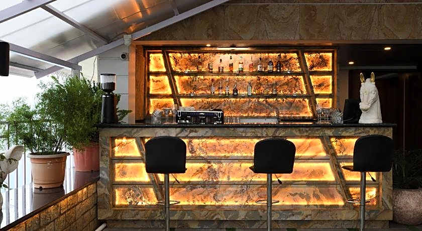 Ramada by Wyndham Gangtok Hotel & Casino Golden