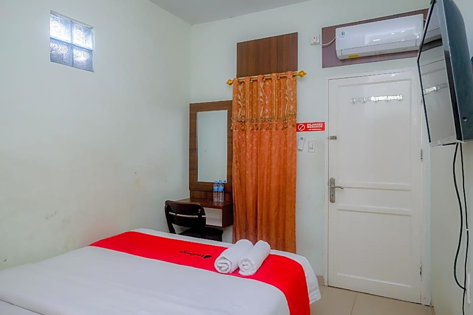 RedDoorz @ Teratai Homestay Medan Amplas