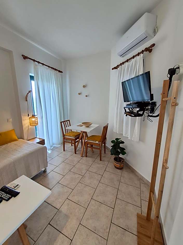 Koukounari Apartments