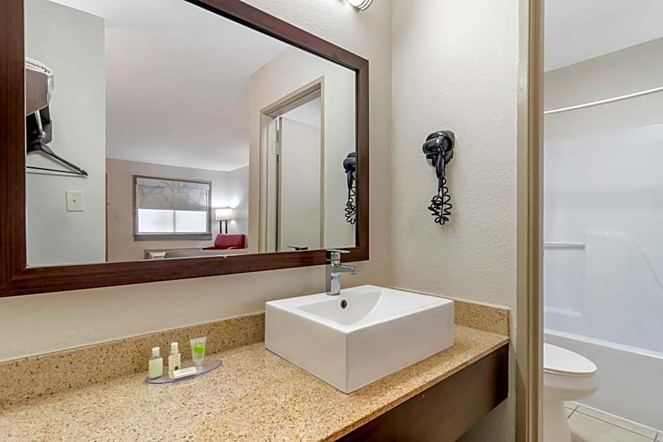 Quality Inn & Suites I-10 Near Fiesta Texas