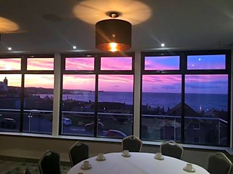 The Knowes Hotel & Restaurant