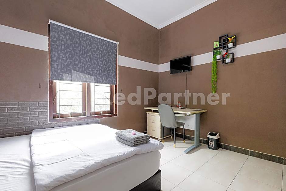 Karawaci Taman Permata Tiga Mitra RedDoorz