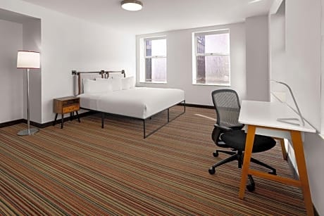 King Suite with Parade View - Non-Smoking