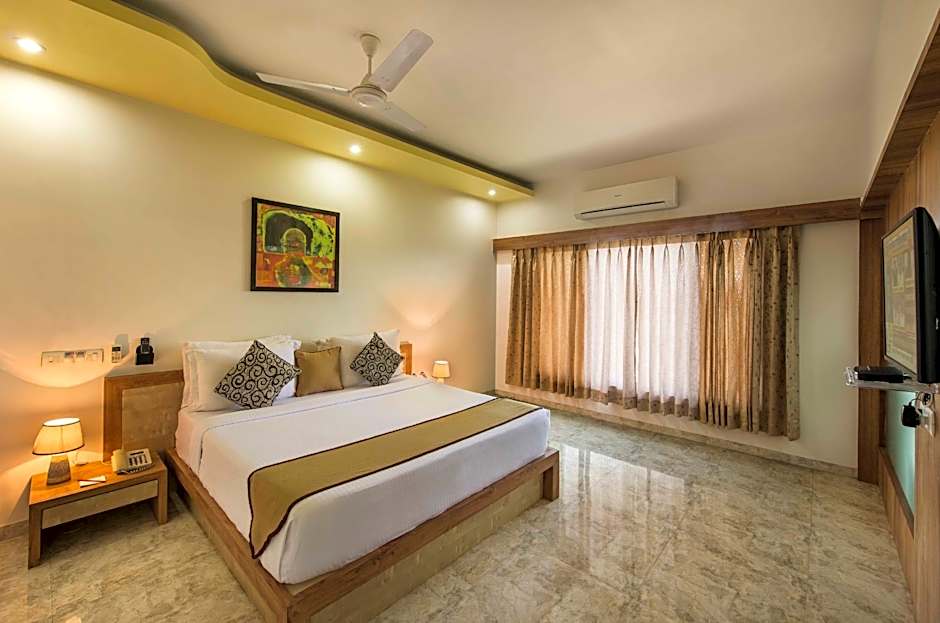 Lion Lords Inn-Rajula