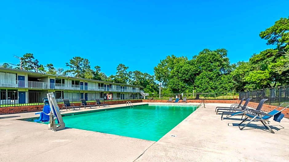 Motel 6 Hammond, LA - I 12 - I 55