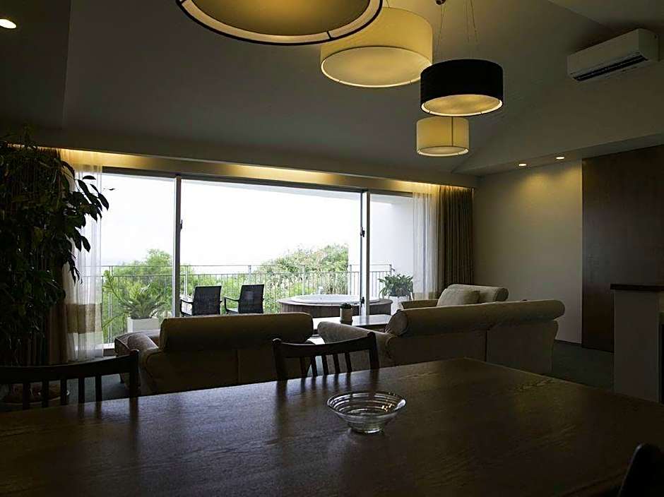 Condominium T-Room