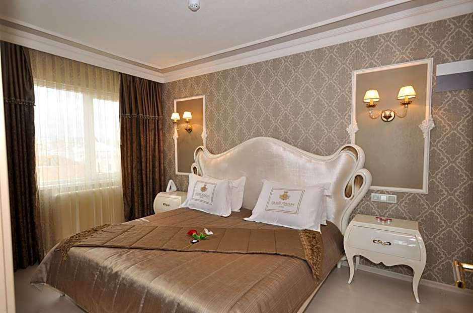 Grand Atakum Hotel