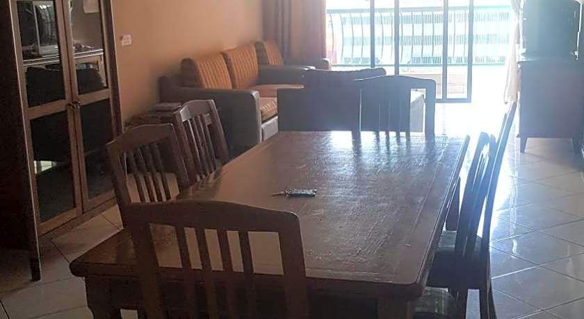 Homestay Marina Court Resort