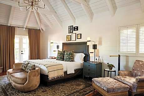 The Vintage Estate Bungalow King with Private Patio