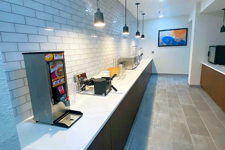 La Quinta Inn & Suites by Wyndham South Holland