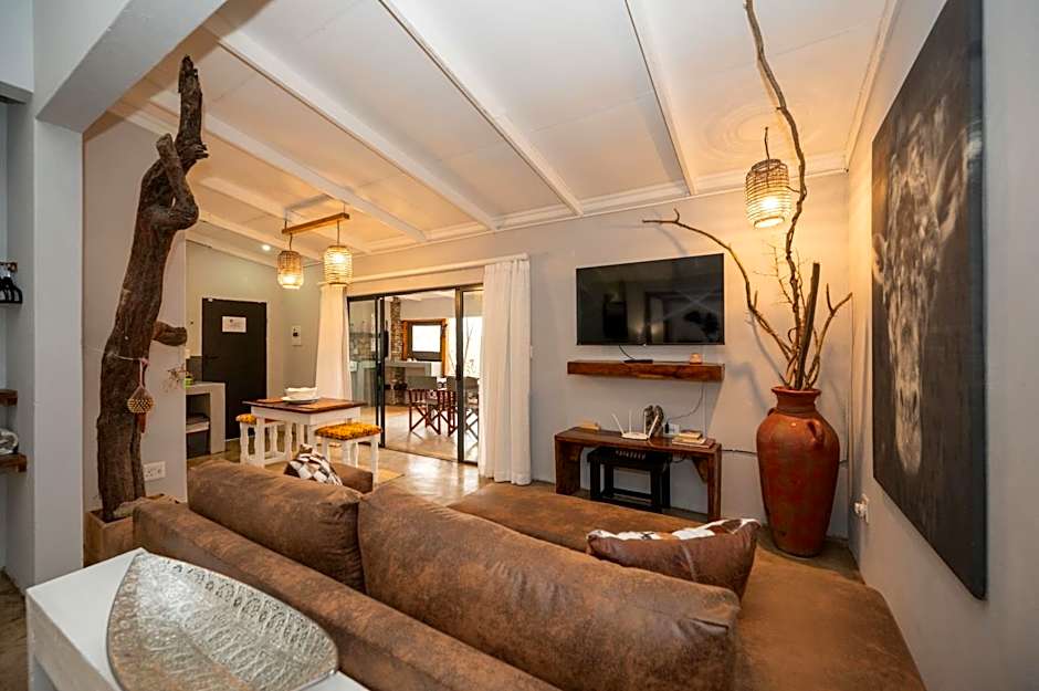 Foxy Crocodile Bush Lodge & Kruger Safari's - No Loadshedding