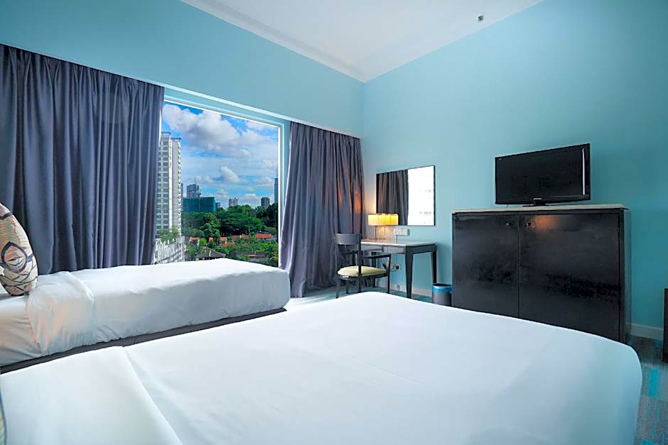 Photo 1 of 7 of Executive 2 Beds