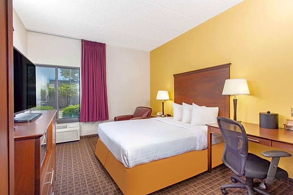 AmericInn by Wyndham Madison West