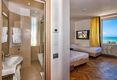 Triple Room with Sea View