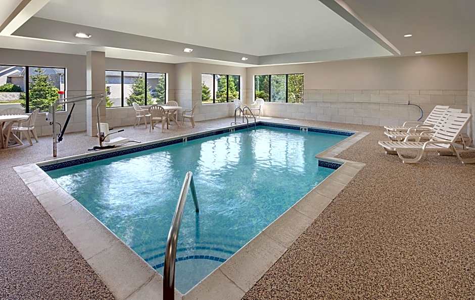 Holiday Inn Express & Suites Bradley Airport By IHG