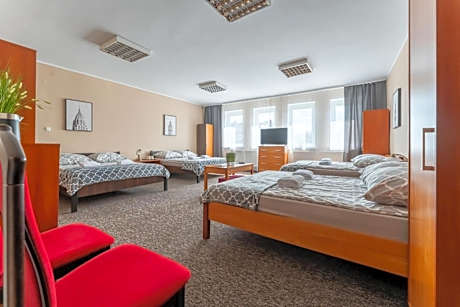 8-Bed Mixed Dormitory Room