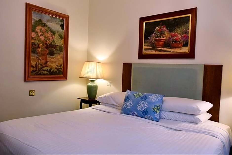 Noel Arms - "A Bespoke Hotel"