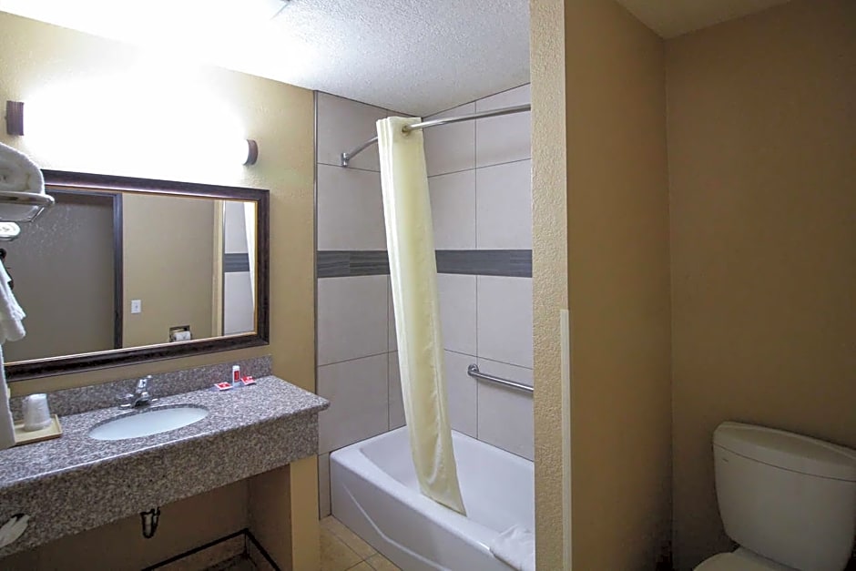 Econo Lodge Inn & Suites Fallbrook Downtown