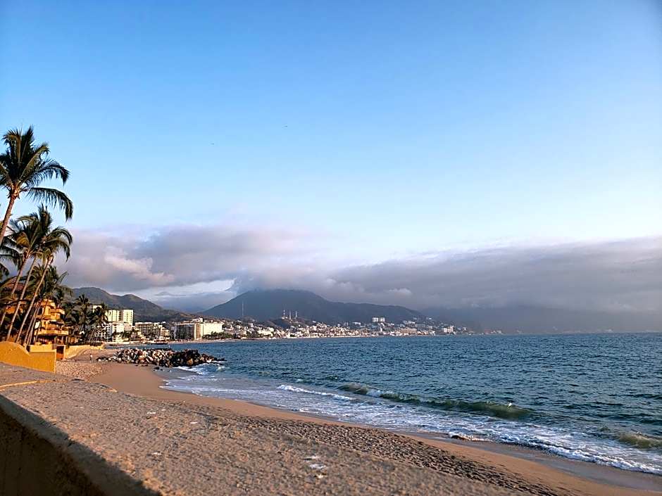 Hermoso alojamiento en los Tules, frente al mar en medio de hermosos jardines, es Unico!!!