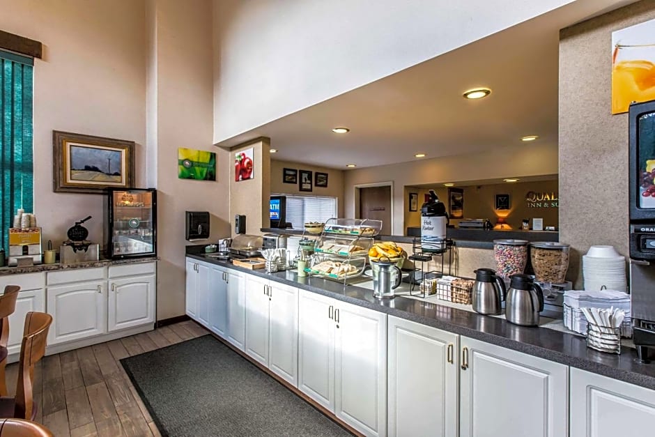 Quality Inn and Suites Summit County