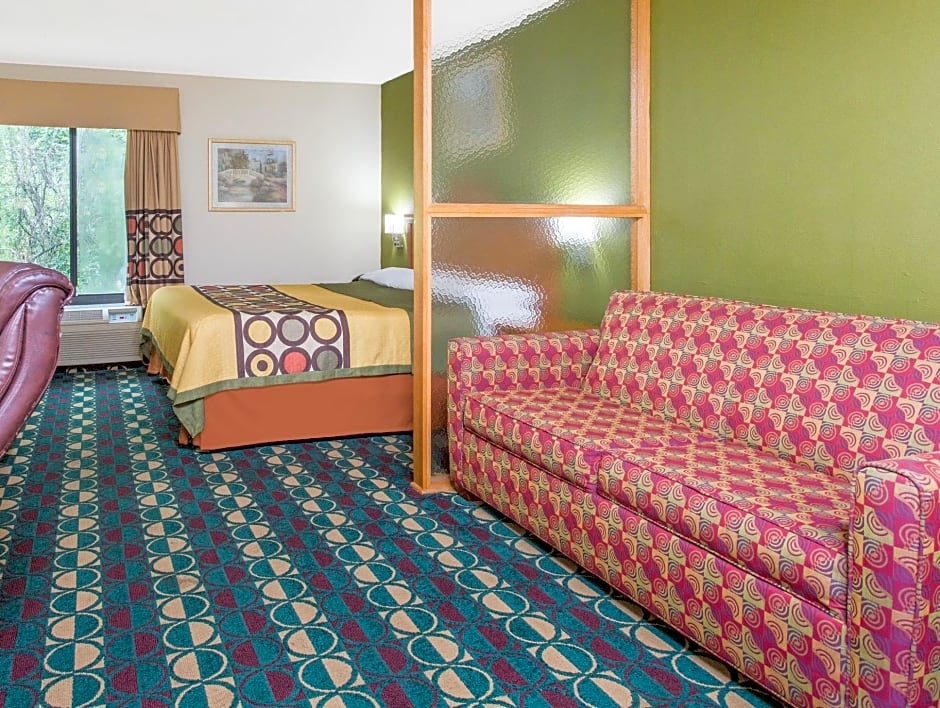 Super 8 by Wyndham Spartanburg/I-26 Exit 22