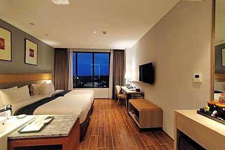 Deluxe Double or Twin Room