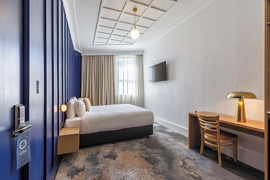 Royal Exhibition Hotel