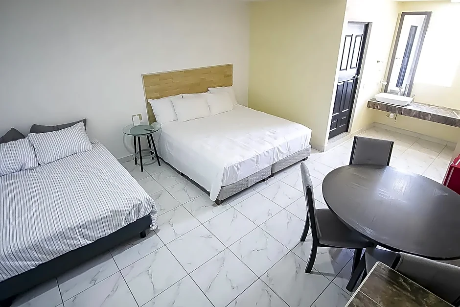 OYO Hotel Plaza Las Torres, Cabo San Lucas