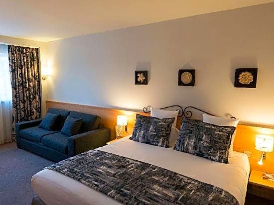 Photo 1 of 1 of Executive 1 King Bed with Sofabed, Pool View