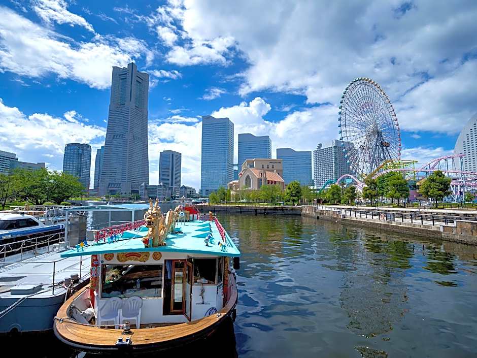Navios Yokohama