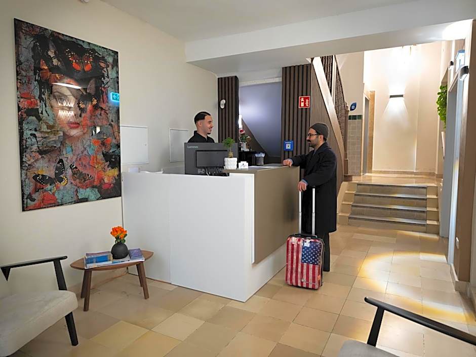 Smart Stay Hotel Station