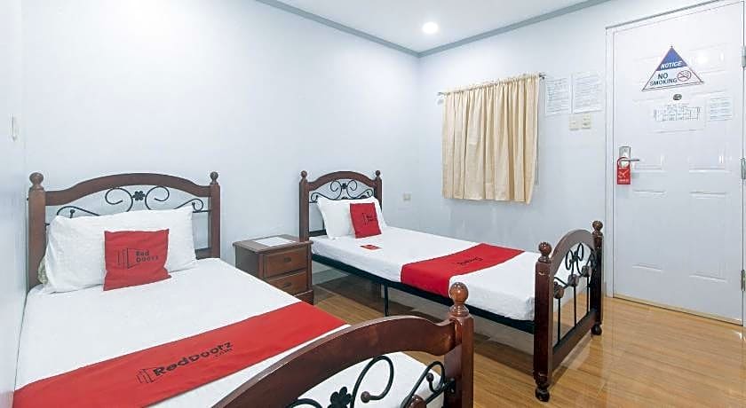 RedDoorz @ Guimod Transient House Ilocos Sur