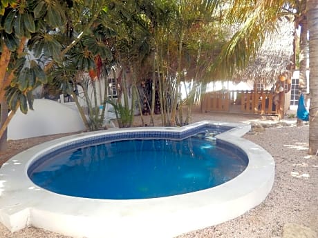 Bnbbonaire Near The Ocean