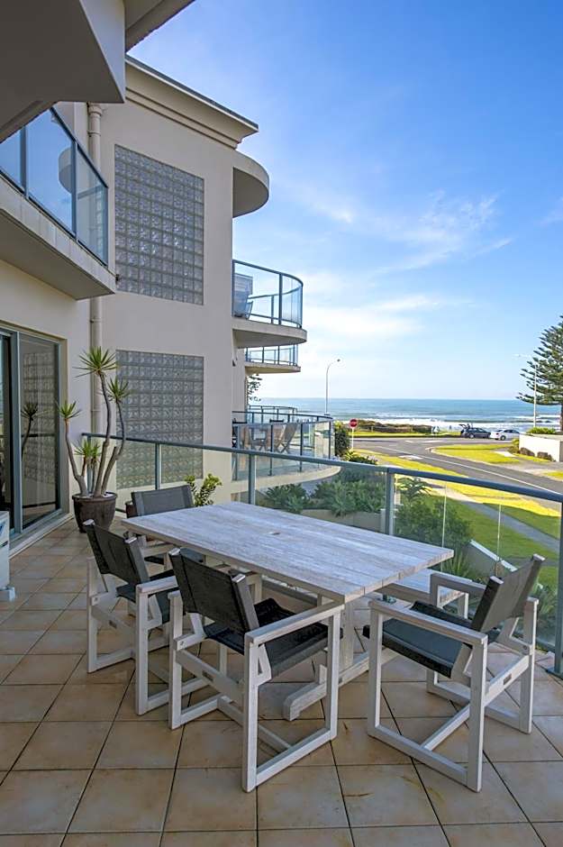 The Reef Beachfront Apartments