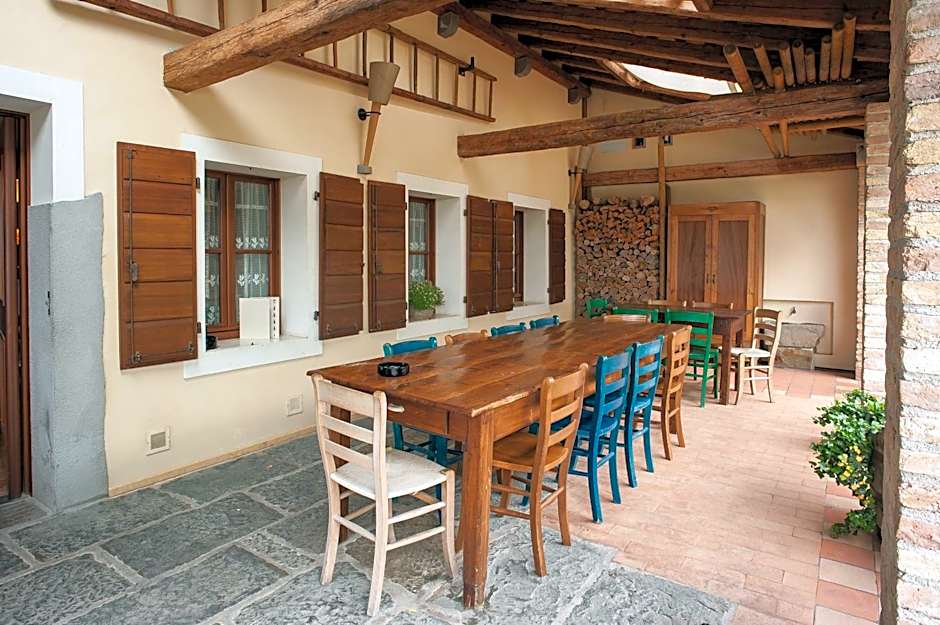 Elliot Osteria e dormire in collina