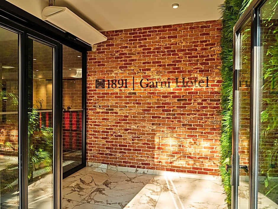 1891 Garni Hotel