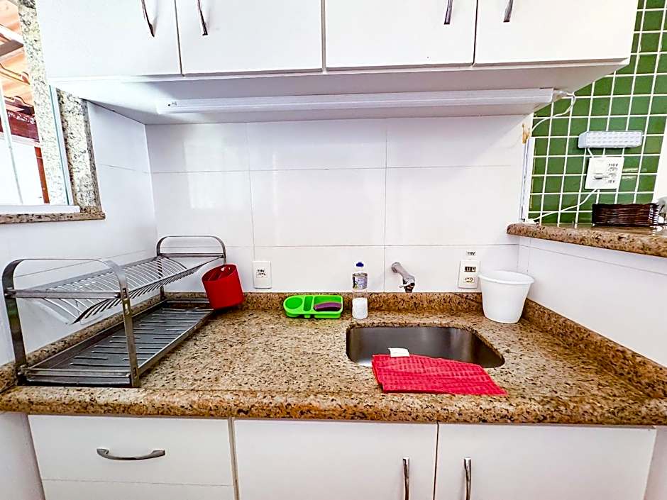 Casarão e piscina localização excelente | ROSF91