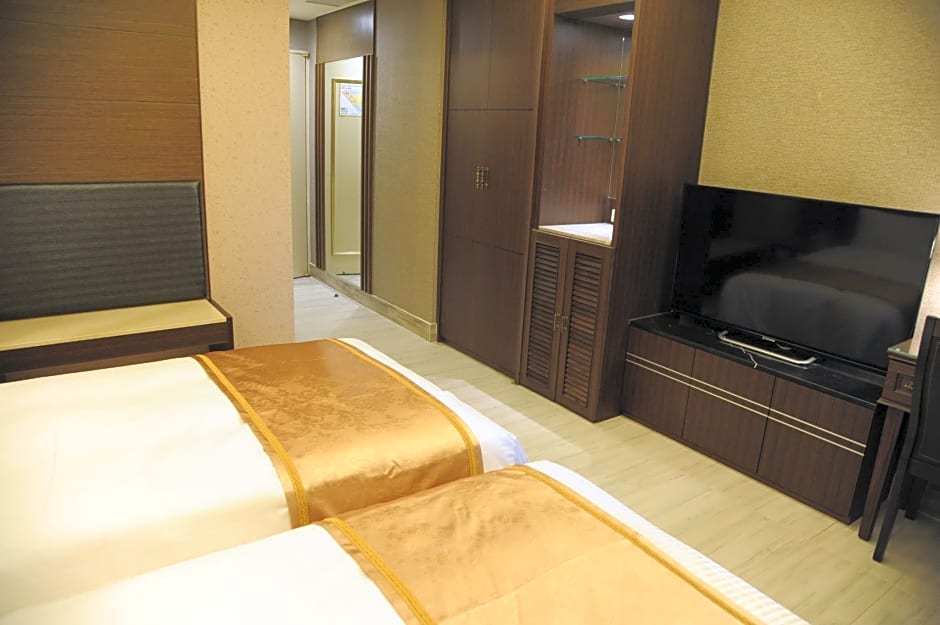 Maple Hotel Second Branch